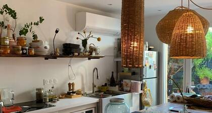 Large studio with garden: a haven of freshness and greenery right in the center of town