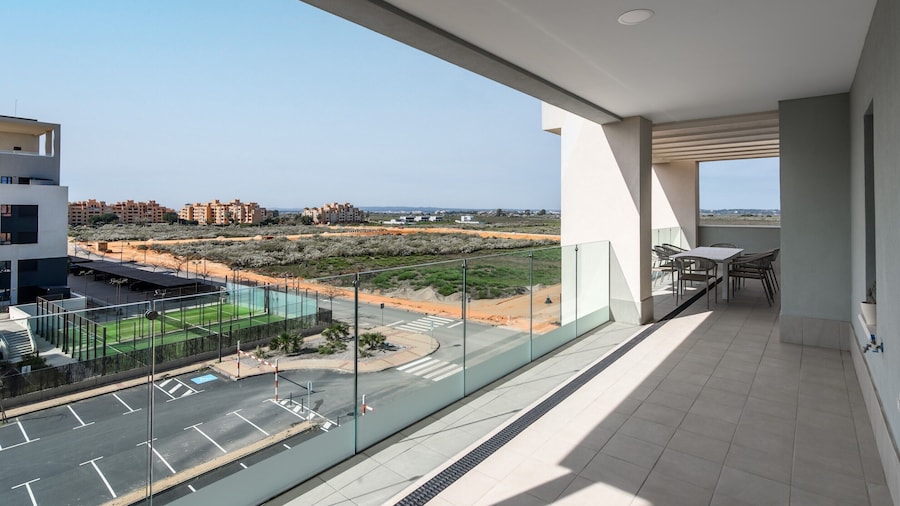 Elegant Home by Haraganes Beach