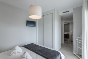 Apartment | 3 bedrooms, iron/ironing board - Elegant Home by Haraganes Beach (Ayamonte)