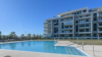 Apartment | Pool | Outdoor pool