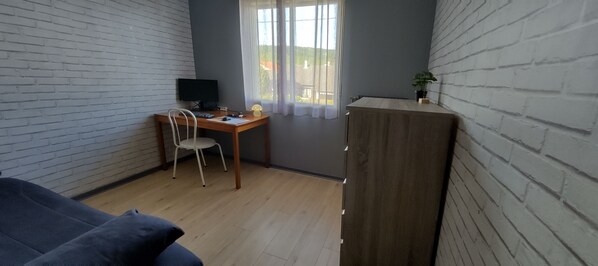 3 bedrooms, WiFi, bed sheets