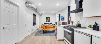 Queen City Flat - Modern Stay