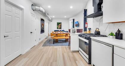 Queen City Flat - Modern Stay