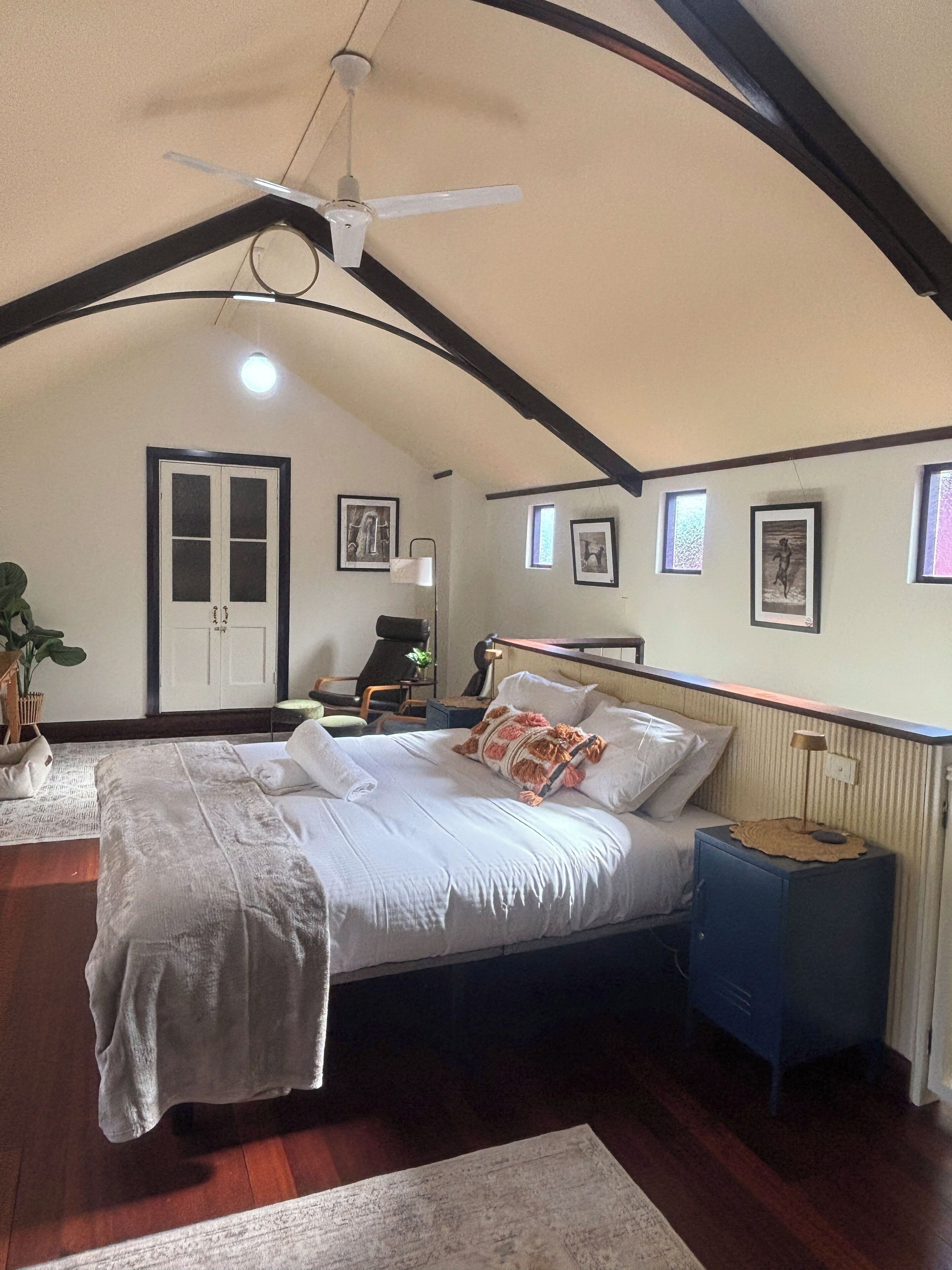 3 chambres, fer et planche à repasser, Wi-Fi, draps fournis