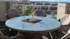 تناول الطعام بالخارج
