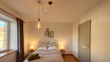 3 chambres, fer et planche à repasser, lit parapluie, Wi-Fi gratuit