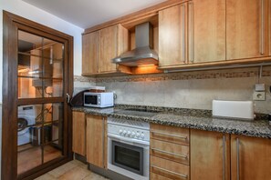 Apartment | Private kitchen - Apartment Near Isla Canela Beach (Ayamonte)