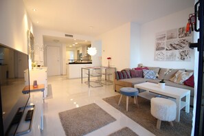 Apartment | Living room - Beachside Apartment in Torrevieja (Torrevieja)