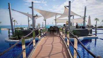 Apartment | Pool | Outdoor pool