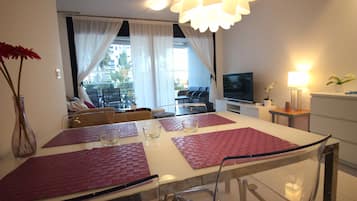 Apartment | Dining