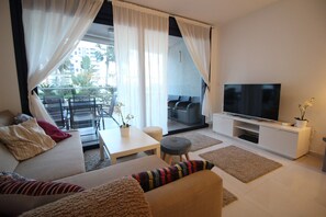 Apartment | Living room - Beachside Apartment in Torrevieja (Torrevieja)