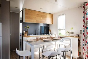 Mobile Home | Private kitchen