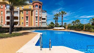 Apartament | Piscina | Piscina a l'aire lliure