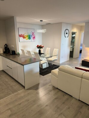 Apartment | Dining