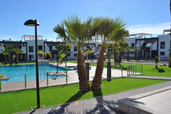 Apartment | Pool | Outdoor pool