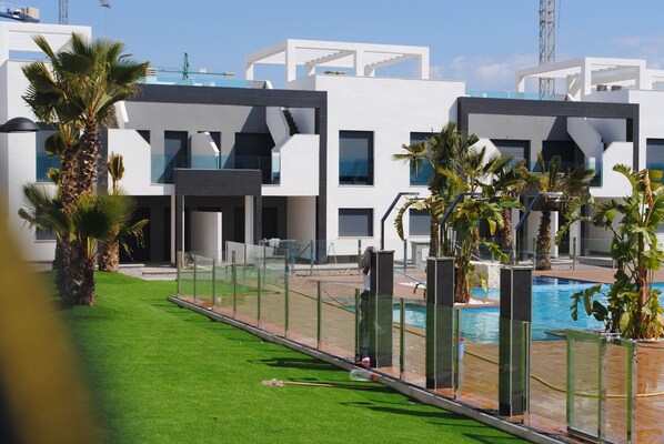 Apartment | Pool | Outdoor pool