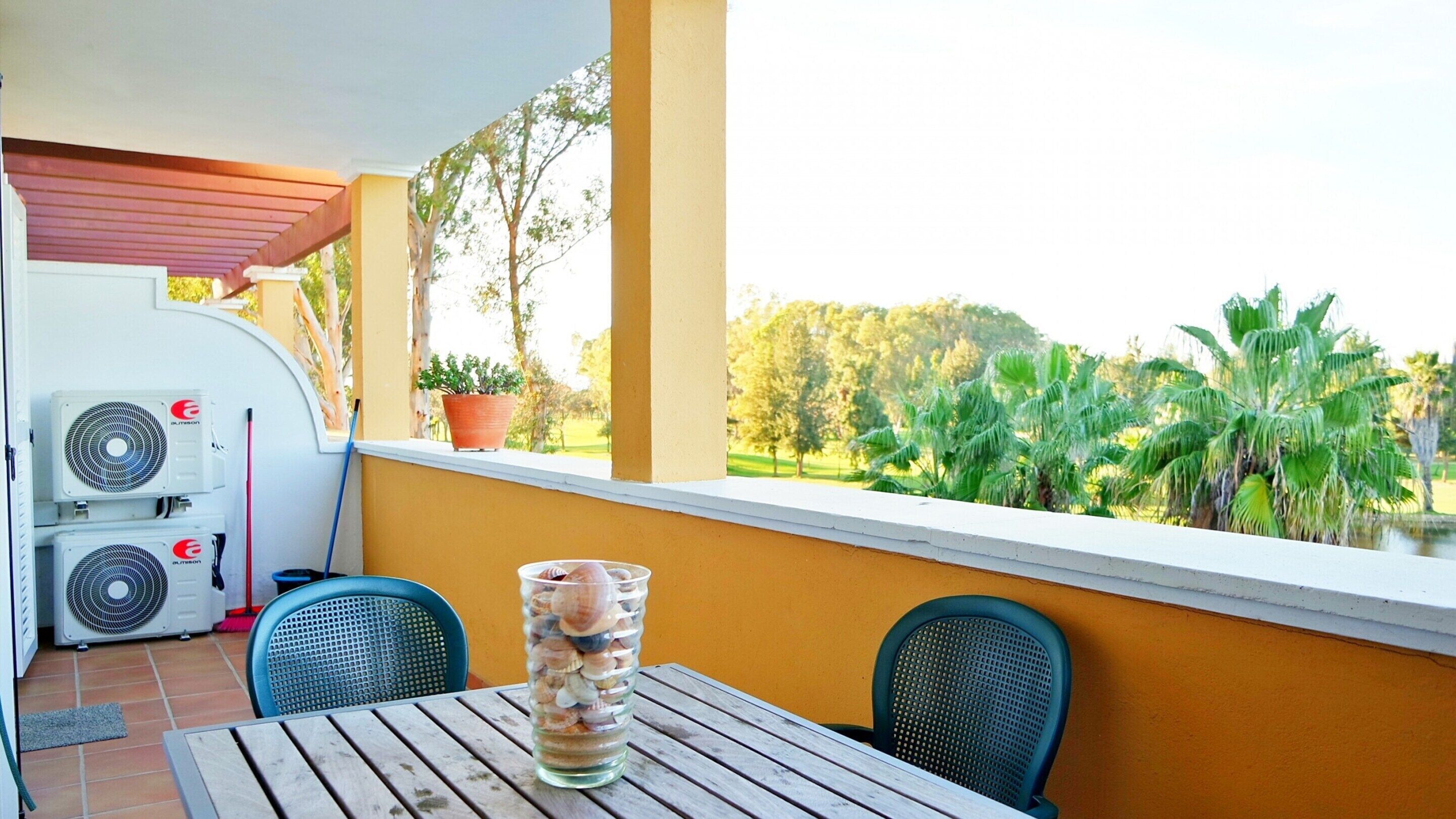 Apartment | Outdoor dining