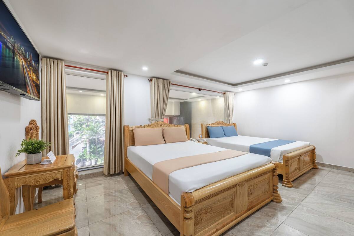Family Twin Room, City View | Desk, free WiFi