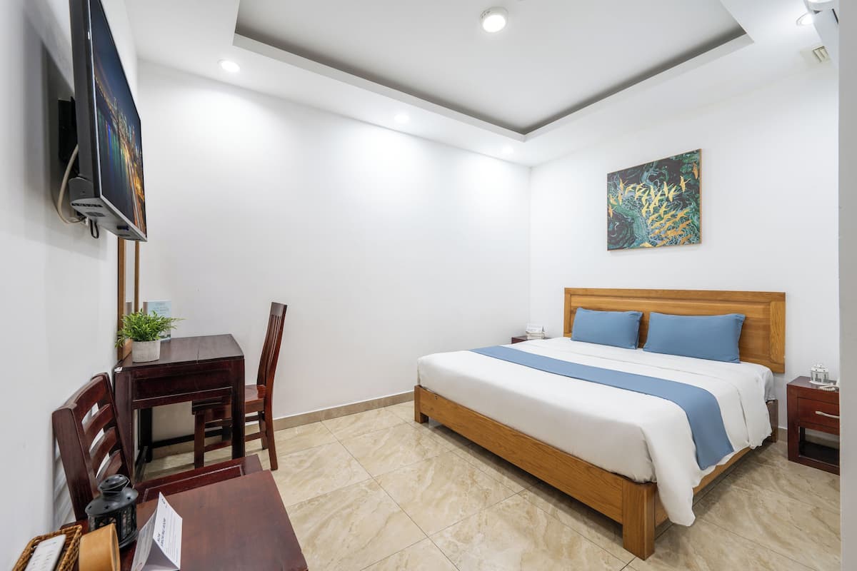 Superior Double Room | Meja, Wi-fi percuma