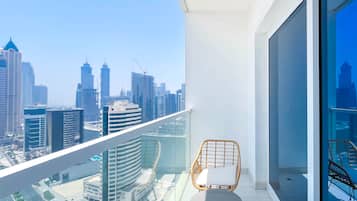 Studio (0 Bedroom) | Balcony