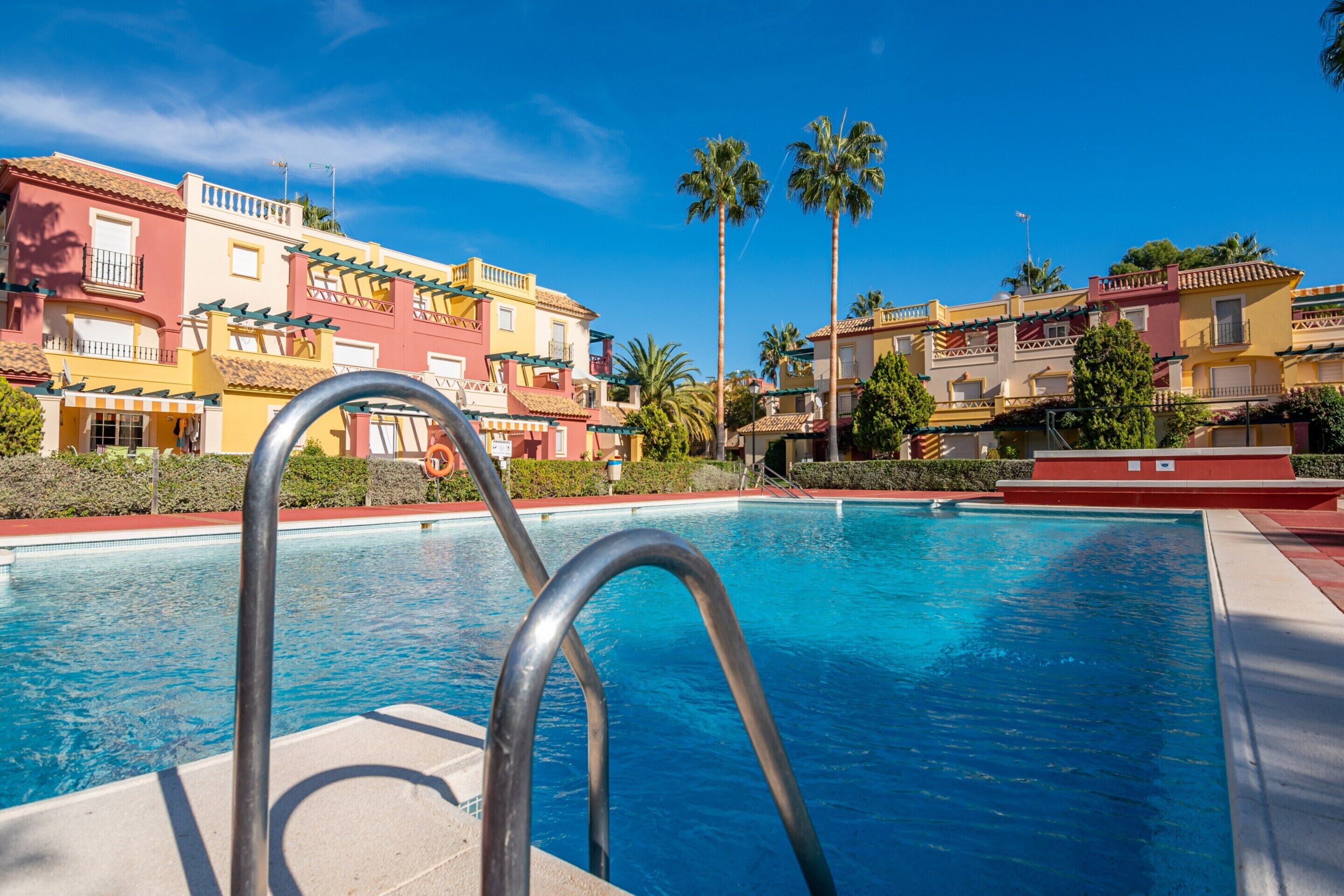 Apartment | Pool | Outdoor pool