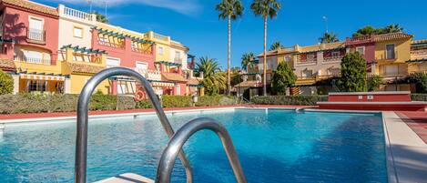 Apartment | Pool | Outdoor pool