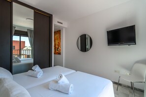 Departamento | 3 habitaciones y tabla de planchar con plancha 