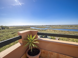 Apartment | Property grounds - Beach Apartment in Punta del Moral (Ayamonte)