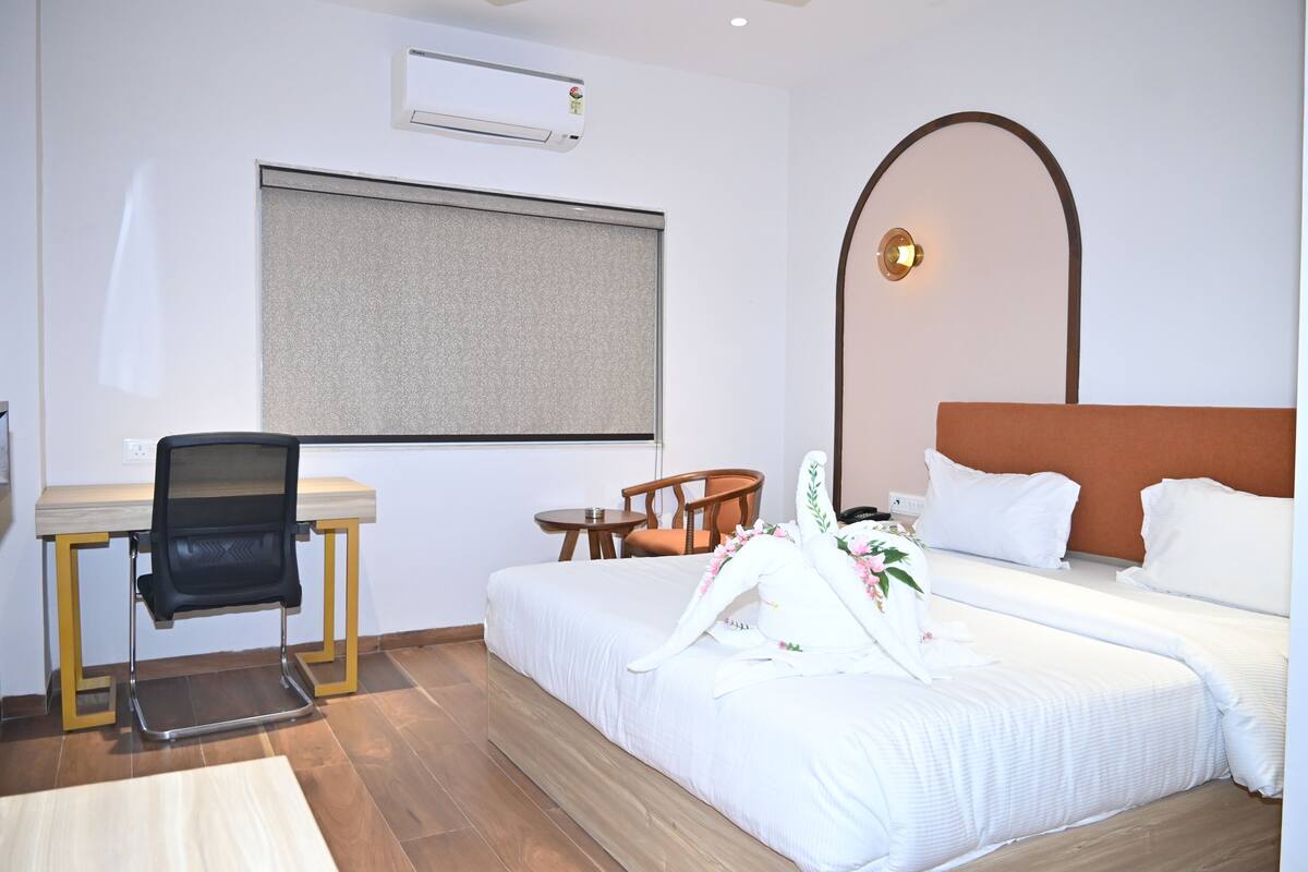 Deluxe Double Room | Free WiFi