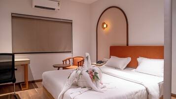 Habitació doble Deluxe | Escriptori, espai de treball apte per a portàtils i wifi gratuïta