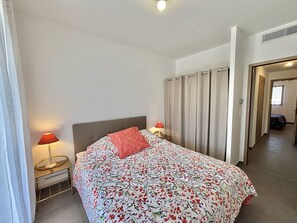 2 bedrooms, bed sheets