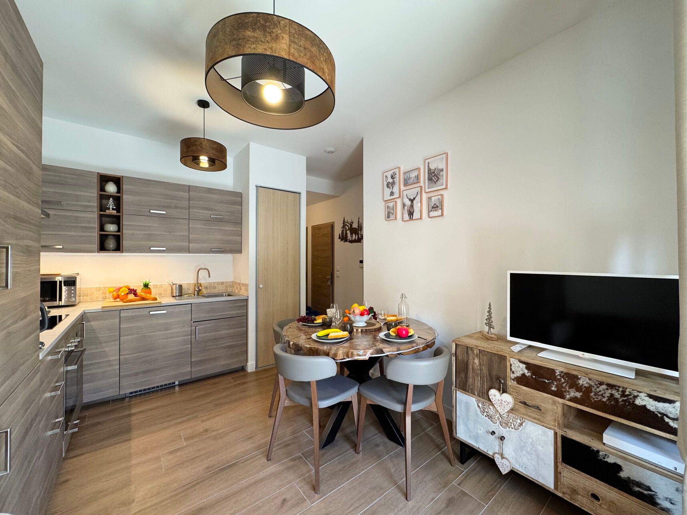 Kühlschrank, Mikrowelle, Geschirrspüler