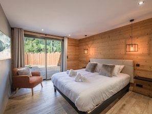 4 bedrooms, free WiFi, bed sheets