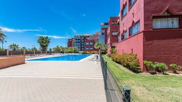 Apartment | Pool | Outdoor pool
