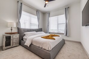 2 dormitoris, planxa i posts de planxar, wifi i roba de llit