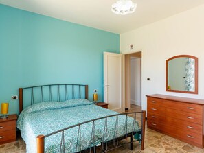 2 bedrooms, travel cot, free WiFi - Lovely apartment for 5 people with WIFI and balcony (Riva Ligure)