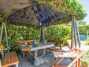 Outdoor dining - Beautiful  villa for 7 people with WIFI, TV and patio (Camaiore)