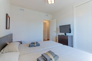 3 bedrooms, iron/ironing board - Family & Pet-friendly Stay (Ayamonte)