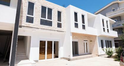 5-apartments in lovely Ulcinj with WiFi, AC