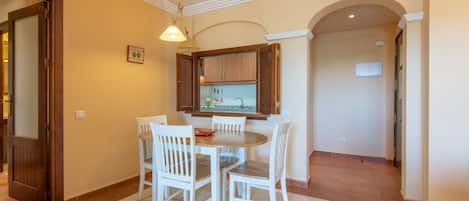 Apartment | Dining