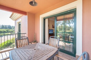 Apartamento | Opções para refeição ao ar livre