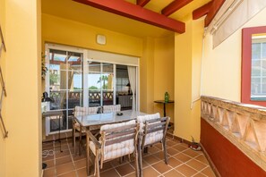 Apartemen | Tempat makan outdoor