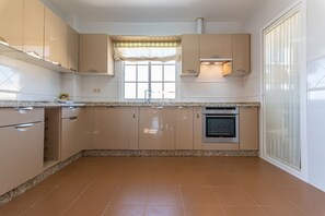 Apartment | Private kitchen | Fridge, microwave, oven, dishwasher