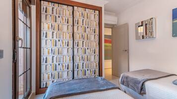 3 bedrooms, iron/ironing board