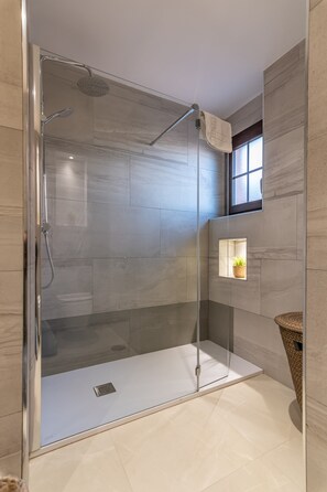 Apartment | Bathroom | Bathtub, hair dryer