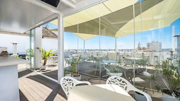 تناول الطعام بالخارج