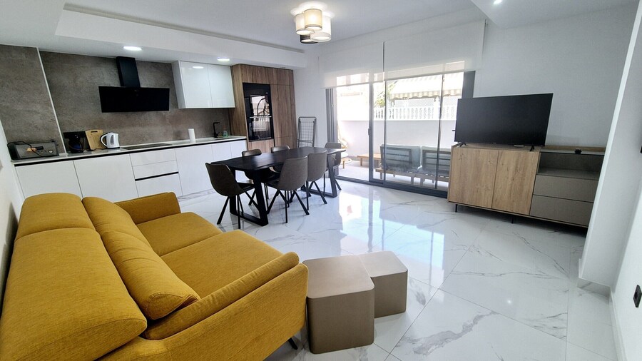 Apartment in Torrevieja for 6 Guests