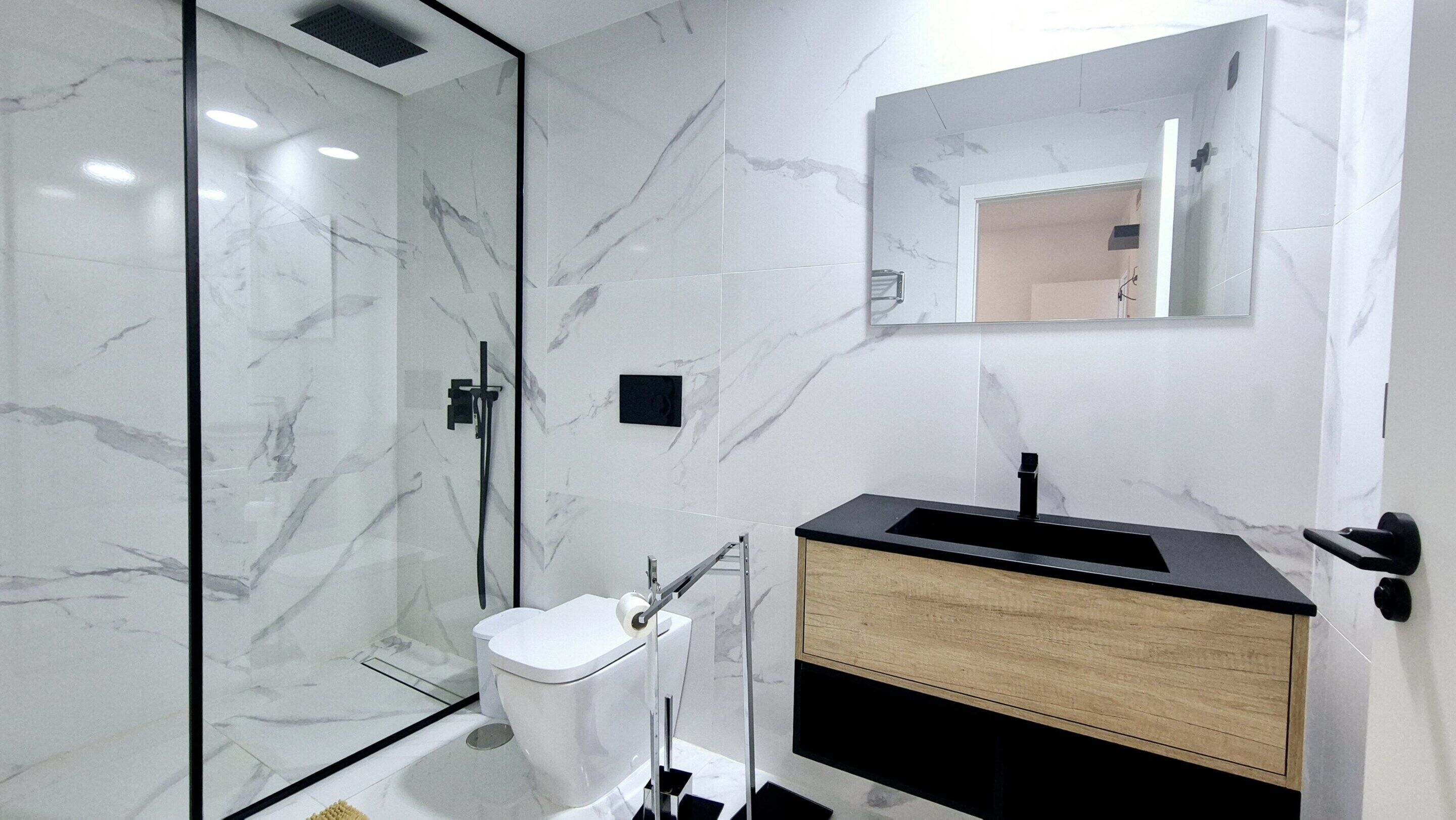 Appartement | Badkamer | Een haardroger