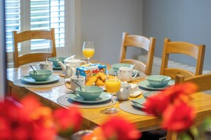 Casa, patio, vista al jardín | Servicio a la habitación