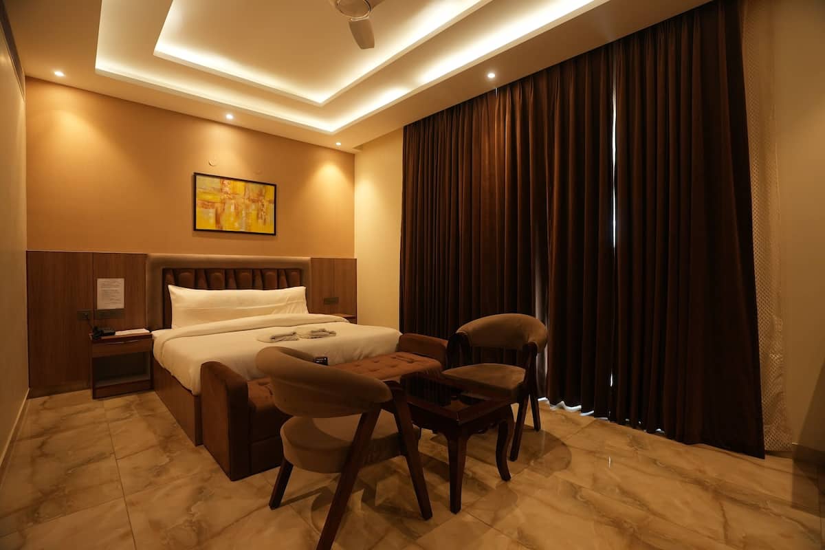 Executive Room, City View
